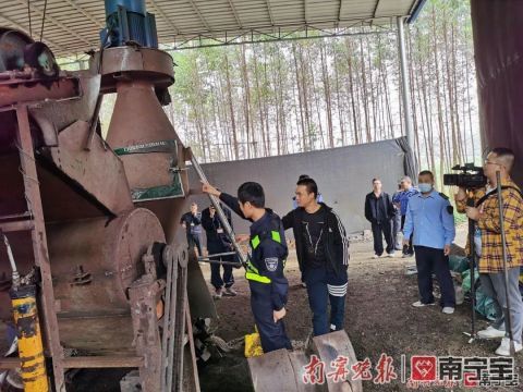 南宁一泥炭土加工厂废料污染引争议，执法部门称对作物与土壤无害